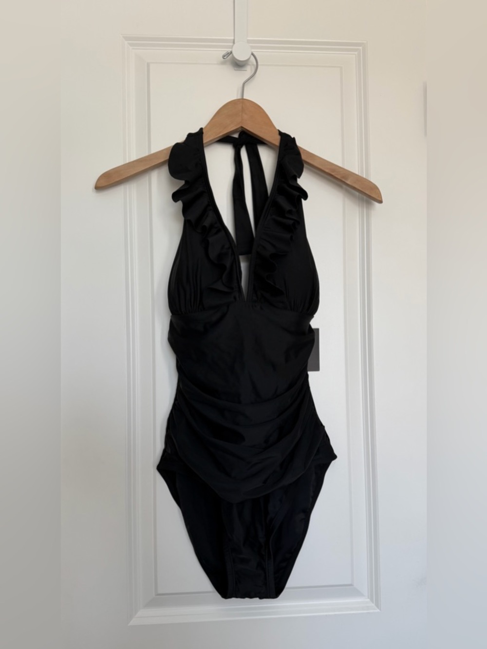 Ellen Tracy Black Ruffle Halter One-Piece Swimsuit Women’s Size 8 NWT